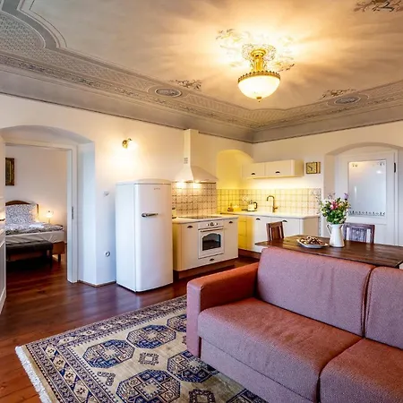 Waldhaus Aparthotel 4*