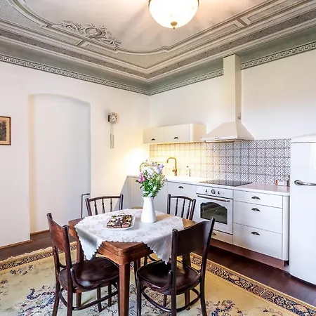 Waldhaus Aparthotel 4*